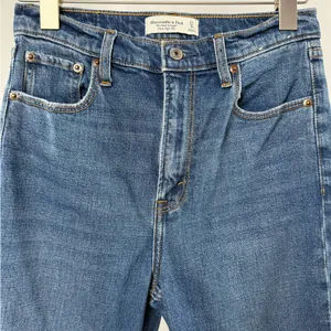 Abercrombie &‎ Fitch Ankle Straight Ultra High Rise Distressed Straight Jeans 27 thumbnail 4