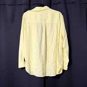 Universal Thread Pale Yellow Button-Down Shirt thumbnail 3