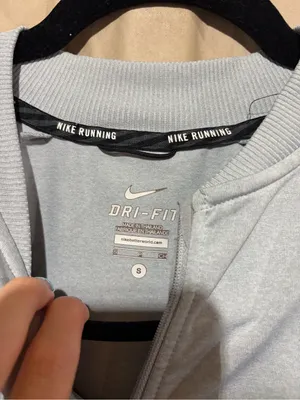 Nike jacket thumbnail 2