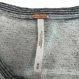 Free People‎ Women's Medium Lacey Love Blue/White Striped Sweater thumbnail 4