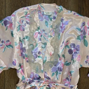 VTG Victorias Secret‎ Gold Label Floral Satin Robe Lace Light Pink Romantic sz M thumbnail 1