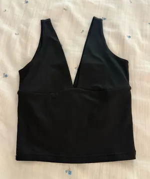 Amazon Black Tank Top thumbnail 1
