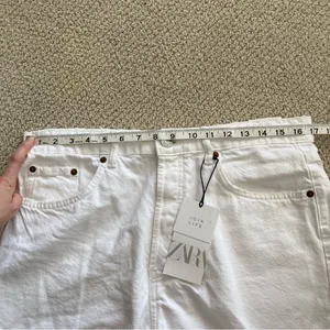 NEW Zara High Rise White Jean Denim Fringe Shorts 2.25” Pockets Size 14 / 46 NWT thumbnail 6