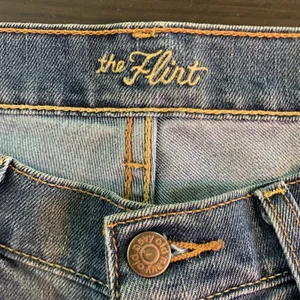 Old Navy The Flirt Bootcut Jeans Womens 6 Regular Medium Wash Blue Mid Rise Y2K thumbnail 3