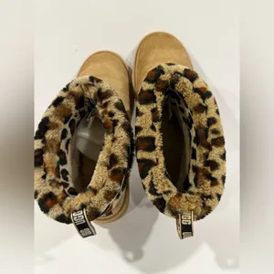 UGG Classic Short Chestnut Leopard Cuff Boots Women 11 Sheepskin Winter Cozy thumbnail 9