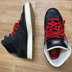 Nike White and Red Men's High-Top Sneakers thumbnail 2