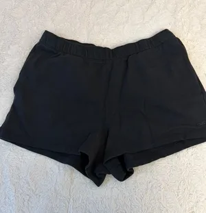 hollister shorts thumbnail 1