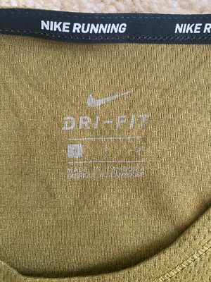 Nike NWT Women’s Swoosh Run Tank thumbnail 4