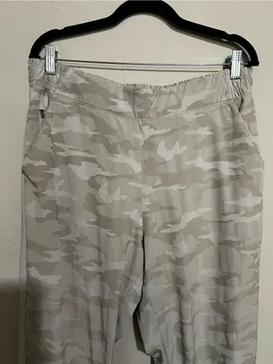 Athleta Brooklyn Textured Cream Camo Tall Jogger Travel Performance‎ Pants thumbnail 3