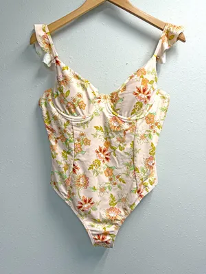 *NEW* Cupshe Floral Frenzy Tummy Control One-Piece Swimsuit thumbnail 5