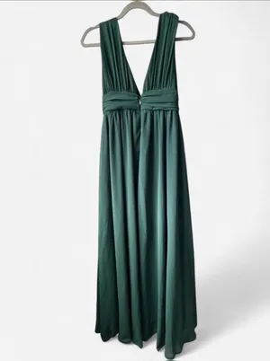 Lulu’s Heavenly Hues Forest Green maxi dress with V-neckline & flowy skirt thumbnail 6