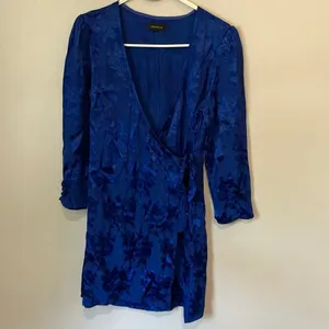 Majorelle Bedford Mini Dress cobalt blue floral satin wrap Small #800 thumbnail 4