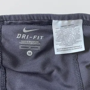 Women's Nike Dri-Fit Golf/Tennis Pickle Ball Mini Skirt Size M Built in Shorts thumbnail 6