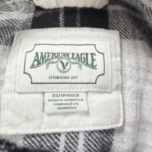 American Eagle Flannel Shirt XS Black White Plaid Cropped Button Down Cabincore thumbnail 6