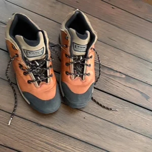 Timberland tan with black hiking women’s boots size-8 thumbnail 2