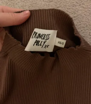Princess Polly Crop Top thumbnail 4