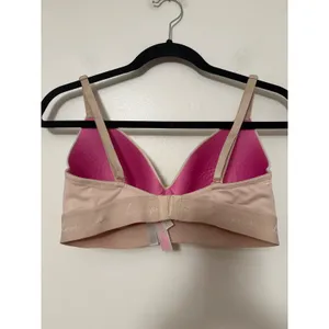 Victorias Secret PINK Wear Everywhere Wireless Lightly Lined Bra Nude 36D‎ thumbnail 4