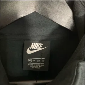 Nike Crop Pullover Sweater thumbnail 4