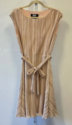DKNY Plisse Pleated Sleeveless Midi Dress Champagne Pink Size 10 Belted A-Line thumbnail 1