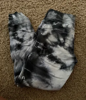 Lululemon joggers thumbnail 1
