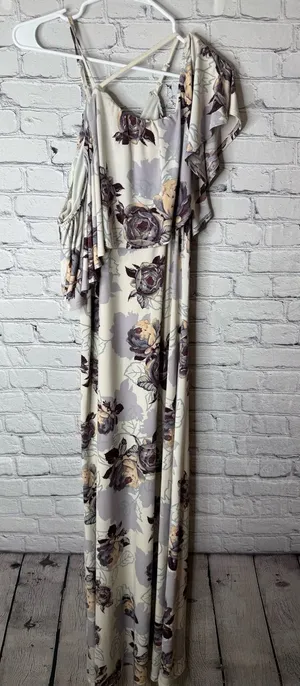 Sugar lips Floral Cold-Shoulder Maxi Dress in Cream and Gray thumbnail 1