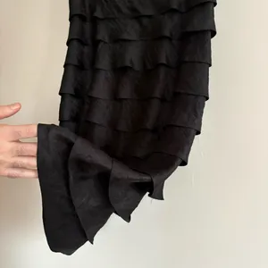 Vintage 90s y2k Adrianna Papell black tiered ruffle beaded vampy sheath dress thumbnail 4