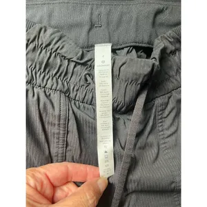 Lululemon Beyond The Studio Crops Loose Ankle Pants Black Size 4 Yoga Gy… thumbnail 3