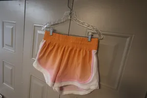 DSG ombre active shorts activewear in peach orange, white and pink size medium. thumbnail 2