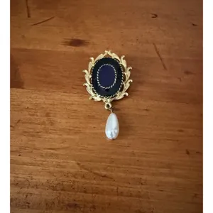 Vintage Victorian Revival Faux Onyx Pearl Drop Brooch Gold Tone Filigree Pin thumbnail 2