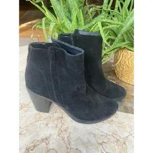 Dolce Vita Stunna black suede ankle boots size 9.5 thumbnail 3
