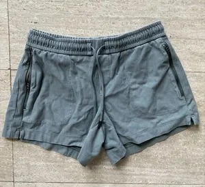 Athleta Shorts Women's‎ 0 Cargo Hiking Green Athleisure Outdoors Activewear thumbnail 1