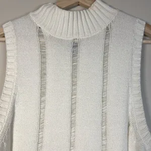 Whitney‎ Port Pointelle Stitch Mock Neck Sleeveless Fisherman Sweater Size M thumbnail 3