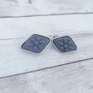 Vintage Clip On Earrings Dark Grey/Black Diamond Shape - Fair Condition thumbnail 4