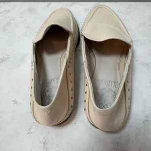 Women's Vince Camuto Jendeya Loafers Size 7 Beige Parchment Silver Studs thumbnail 3