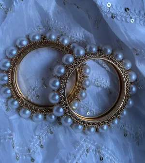 White & Gold Bracelet/ Bangle Set thumbnail 1
