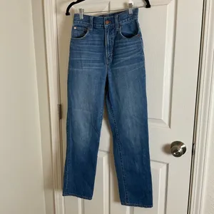 Madewell Westside Relaxed Straight Leg Jeans - Size 25 thumbnail 3