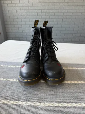 Dr. Martens 1460 Vonda Rose Embroidered Leather Combat Boots Black Size 9 thumbnail 5