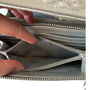 Tory Burch McGraw‎ WOC Crossbody Gray Heron Pebbled Leather Wallet thumbnail 13