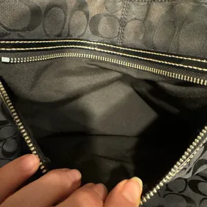 🛍❤️‍🔥 COACH black Signature Monogram Handbag Patent Leather Handle Large Tote thumbnail 13