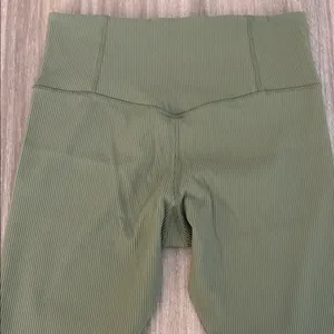 Athleta Elation Rib Tight 7/8 Leggings Ankle Size Large Women’s Sage Green thumbnail 6