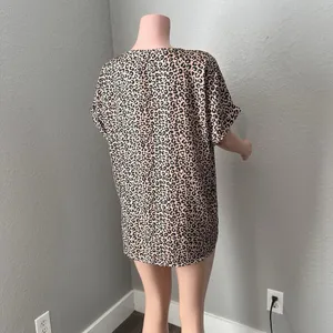 Good Times & Great Adventures Top Womens XL Leopard Cheetah Lightweigh Print #44 thumbnail 4