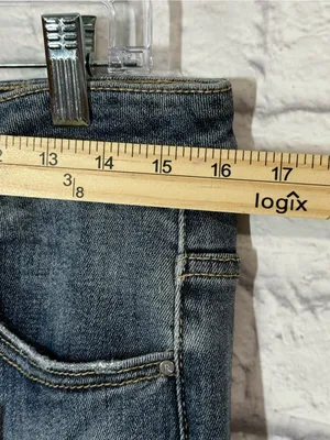 Risen Medium Wash Distressed Cropped/Ankle Jeans - 1X thumbnail 5