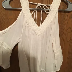 Hollister Off-the-Shoulder Shirt thumbnail 1