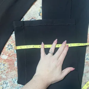 Lululemon Flare Size 6 Black Leggings With Black And White Waist Reversible thumbnail 3