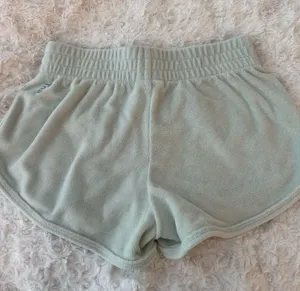 Green Aritzia Shorts TNA  thumbnail 2