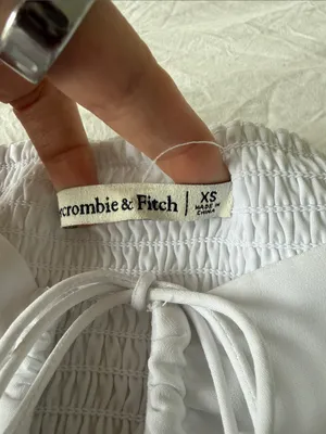 Abercrombie & Fitch White Puff-Sleeve Tie-Front Crop Blouse thumbnail 2