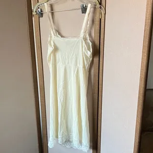 FINAL MARKDOWN Lace Trim vintage slip 36 thumbnail 8