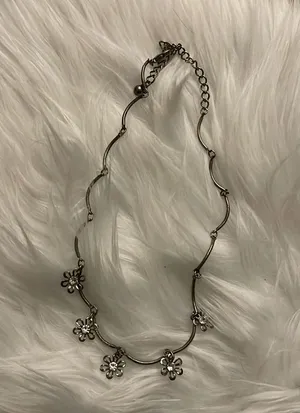 Floral Silver Tone Necklace thumbnail 1