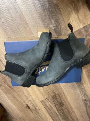 Gray Leather Blundstone Boots  thumbnail 3