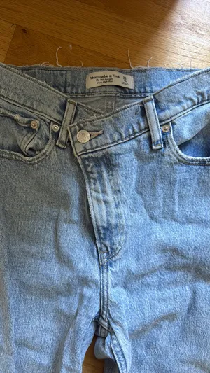 Abercrombie Jeans 90s Straight Ultra High-Rise thumbnail 3